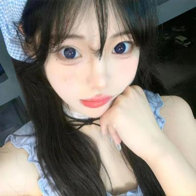 黑衣女孩